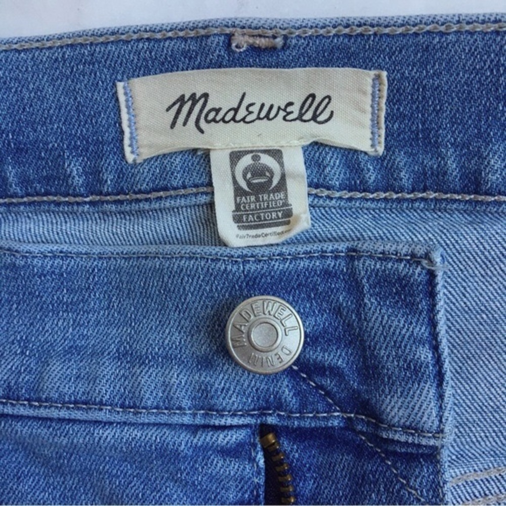 Madewell 11” High Rise Flare Jeans Knee Rip Edition in Eversfield Wash Size 33P - Picture 9 of 17